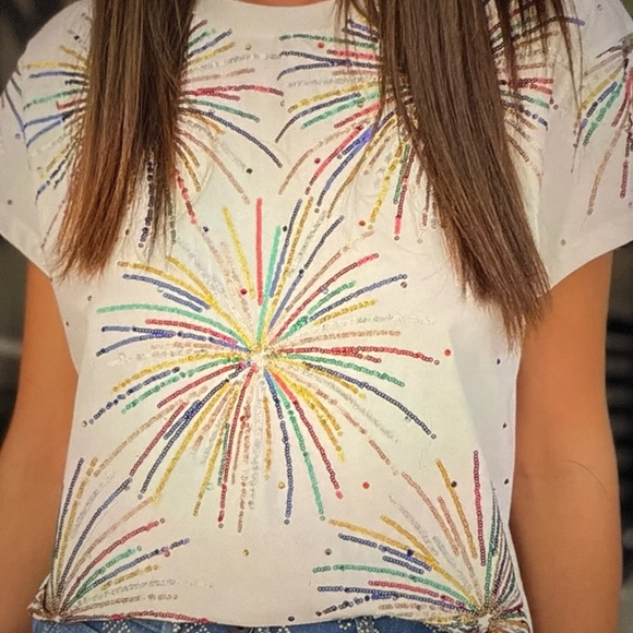 Queen of sparkle, white mega firework tee - Picture 1 of 5